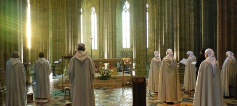 praying monks 