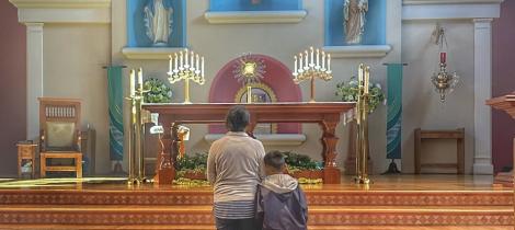 The Power of Praying in front of the Blessed Sacrament 