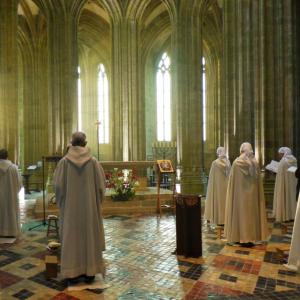 praying monks 